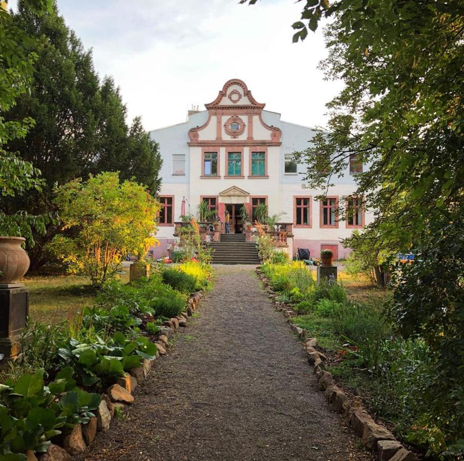Herrenhaus Schmoelen Gbr Bennewitz Exteriör bild